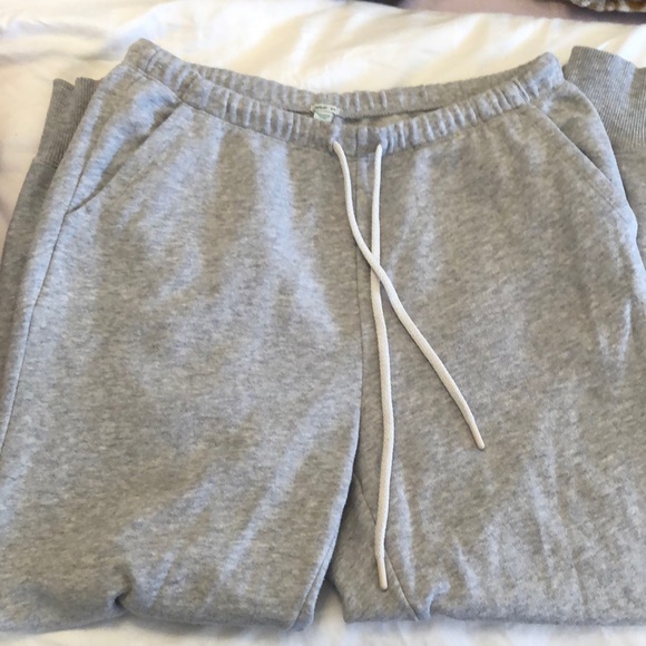 Grey sweatpants - Picture 2 of 3